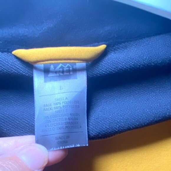 Mens REI Yellow & Gray Softshell Jacket With Quarter Zip & Thumb Holes - Picture 6 of 6